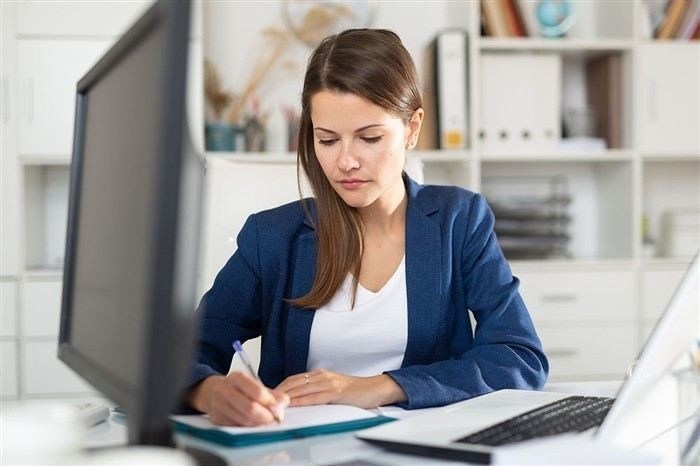 Какие сроки и процедуры обязательны при увольнении по собственному желанию