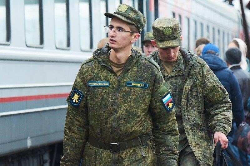Изменения в критериях годностиСогласно действующим правилам, лица, которые ранее были освобождены от службы из-за проблем со здоровьем, теперь могут быть переосвидетельствованы на основании изменений в состоянии их здоровья. Этот процесс облегчает классификацию каждого человека в соответствии с его текущим состоянием здоровья. Люди с легкими заболеваниями или травмами теперь могут быть допущены к службе, если их состояние здоровья не оказывает существенного влияния на способность выполнять военные обязанности. В некоторых случаях люди, которые в прошлом считались непригодными к службе, могут быть переведены в другую категорию после дополнительного медицинского обследования.