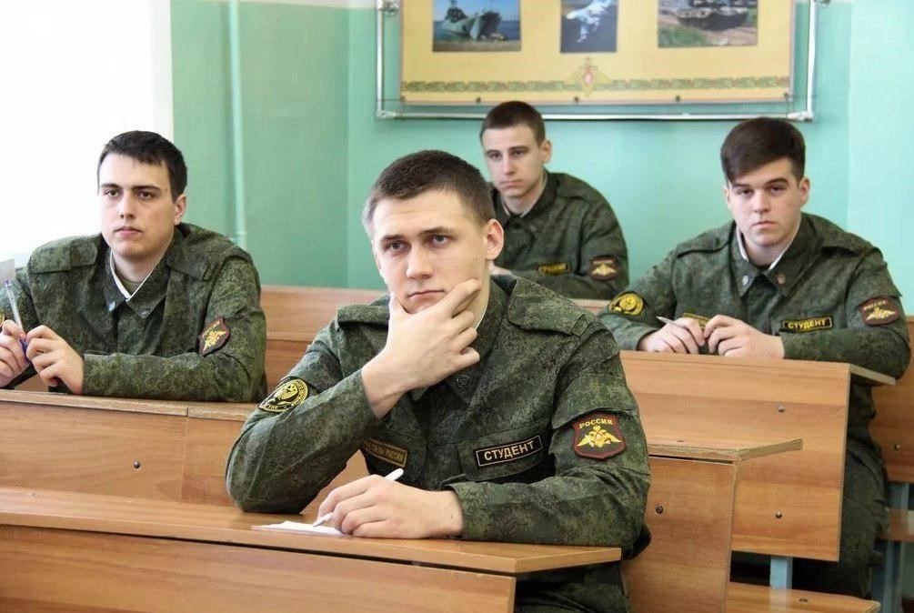 Какие преимущества получают выпускники университетов, служащие в вооруженных силах?