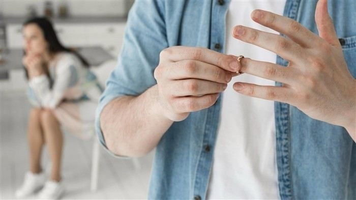 Какая сумма госпошлины за расторжение брака в ЗАГСе в 2025 году?