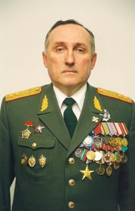 Каждый солдат в этом регионе понимал важность адаптации. Самым большим уроком долины Кунар стала необходимость быть непредсказуемым. Повстанцы знали местность, и это знание позволяло им предугадывать действия противника. В ответ на это силы должны были полагаться на децентрализованное командование и разведданные, поступающие в режиме реального времени, чтобы адаптироваться к постоянно меняющимся условиям. Борьба за выживание в Кунаре была не только физической, но и умственной, требуя от солдат постоянного переосмысления своих стратегий.