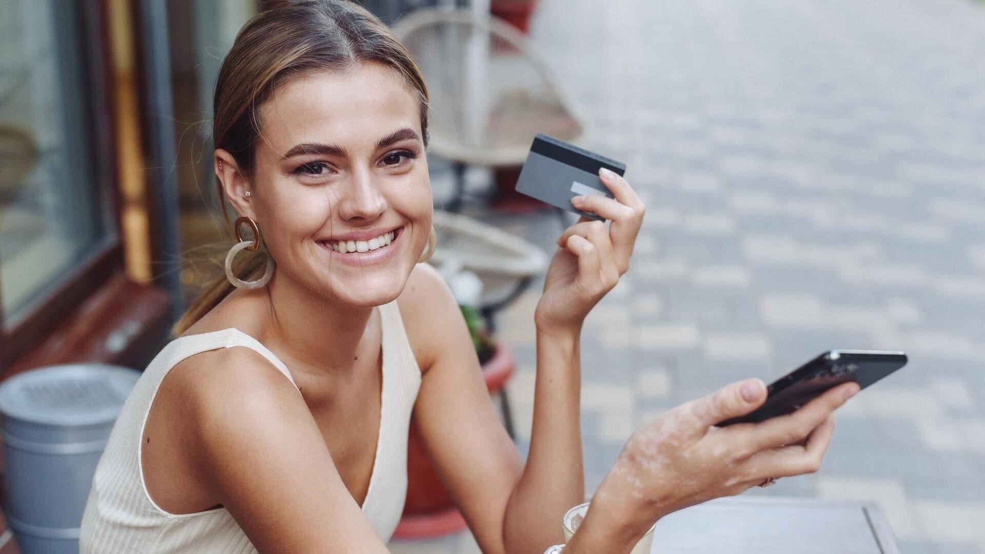 Кроме того, этот счет предлагает такие преимущества, как cashback, что делает его практичным выбором для повседневных расходов. В сочетании с другими преимуществами, связанными с военными, отсутствие ежемесячной платы за обслуживание делает этот счет идеальным вариантом для солдат, желающих упростить управление своими финансами. Обязательно ознакомьтесь с полным списком преимуществ и изучите все доступные функции в соответствии с вашими потребностями.