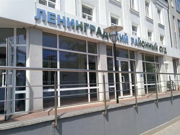 Как определить размер компенсации вреда в случае попытки убийства ножом и последующего предложения о примирении со стороны преступника?