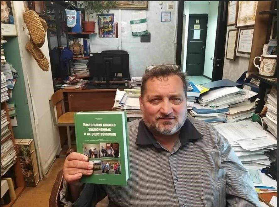 Одним из важных элементов, рассматриваемых судом, является толкование военно-учетных книг и условий, при которых военнослужащий может быть непригоден к службе, отраженных в официальных записях. Например, если увольнение происходит по причине нарушения дисциплины или несоответствия требуемым критериям годности, командование может издать военный рапорт или докладную записку, в которой подробно излагаются обстоятельства, приведшие к такому решению. Если человек уволен по этим основаниям, дело может послужить поводом для дальнейшей юридической проверки законности увольнения и военного наказания.