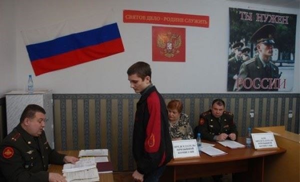 Понимание трудностей невоенной службы по сравнению с военной