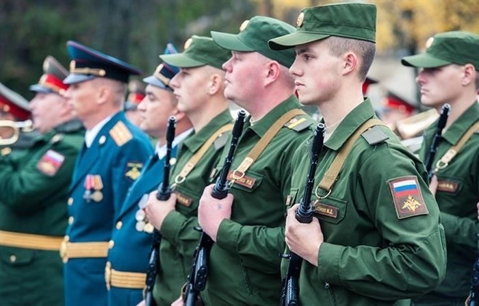 Сравнение текущей политики переезда для гражданских и военных лиц