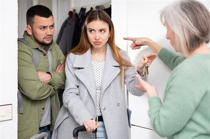 Какие виды обременений могут быть наложены на недвижимость при дарении?