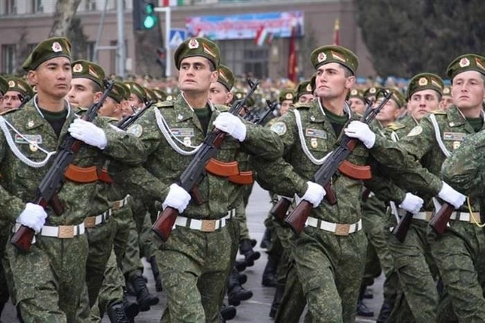 Эмомали Рахмон подписал указ о весеннем призыве