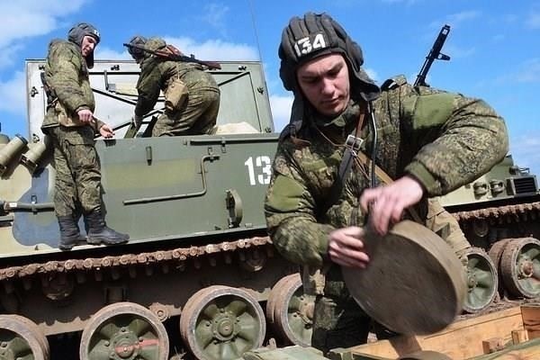 Продолжительность службы: Служба по контракту обычно требует обязательств на определенный срок. В зависимости от условий контракта этот срок может составлять от нескольких лет до более длительного периода. Важно внимательно изучить все детали перед подписанием любого соглашения.