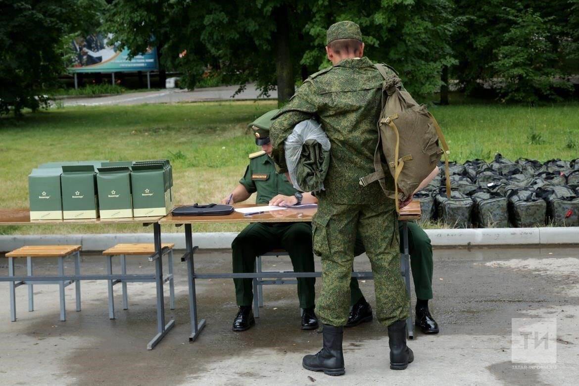Специфические характеристики каждой категории резервистов определяют права и обязанности военнослужащих. Например, военнослужащие активного резерва могут чаще призываться в армию, в то время как у военнослужащих неактивного резерва меньше обязанностей. Однако обе группы сохраняют право на мобилизацию по мере необходимости, и в зависимости от классификации у них могут быть разные сроки службы. Классификация также влияет на юридические права, поскольку лица, находящиеся в активном резерве, часто имеют иные права по сравнению с лицами, находящимися в неактивном резерве.