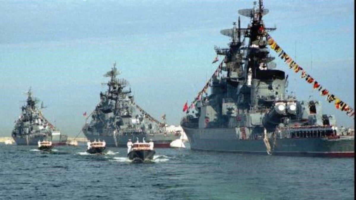 Военно-морской флот: Обеспечивает безопасность морских границ России и поддерживает стратегическую проекцию силы в глобальных водах.