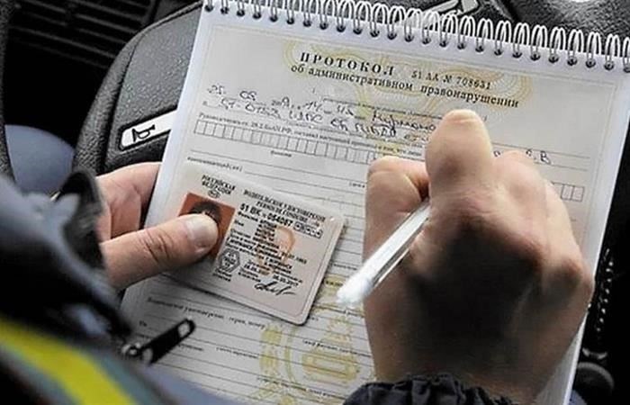 Когда можно выезжать задним ходом на встречную полосу, не опасаясь сотрудников ГИБДД
