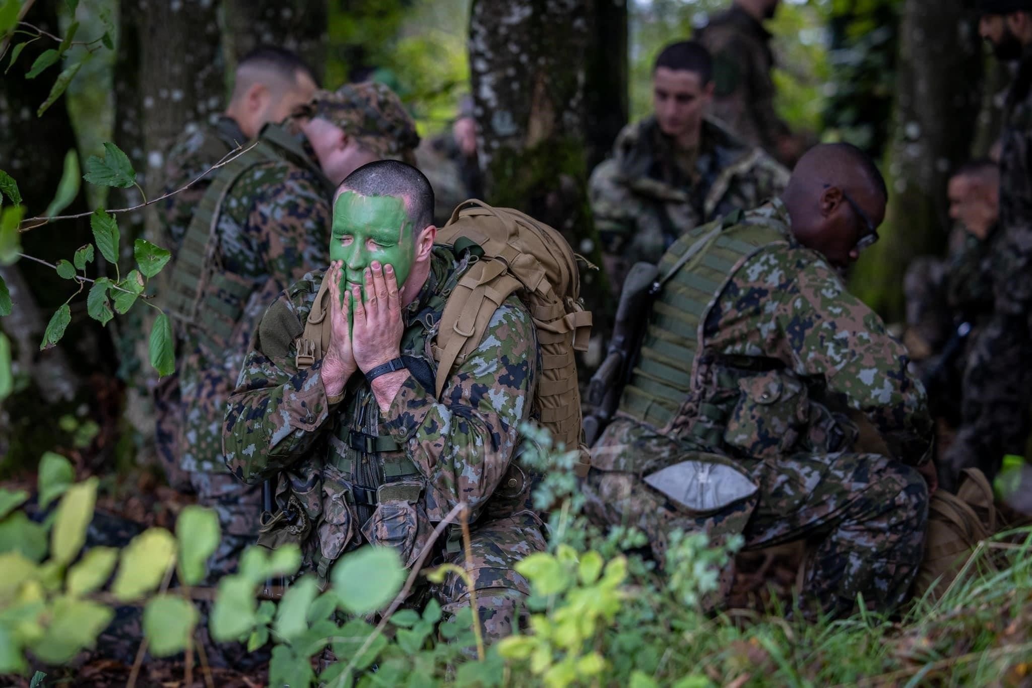 Wann gilt die vorübergehende Registrierung nach dem Militärdienst?