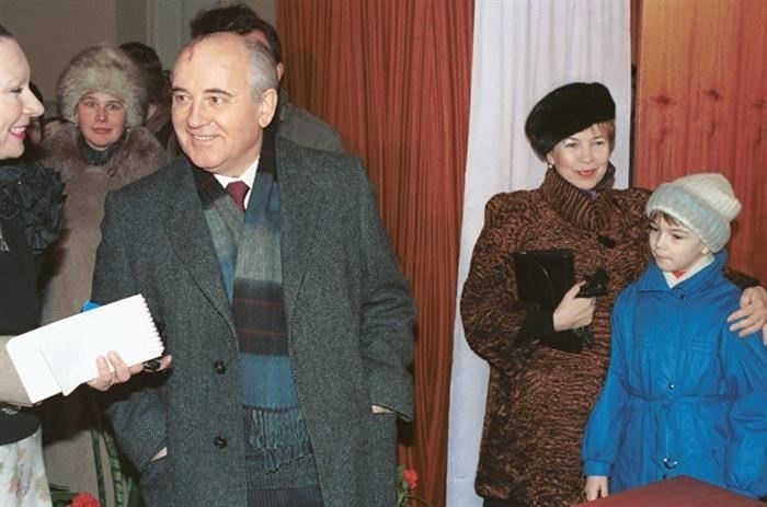 Экономические решения Михаила Горбачева: Переломный момент для СССР